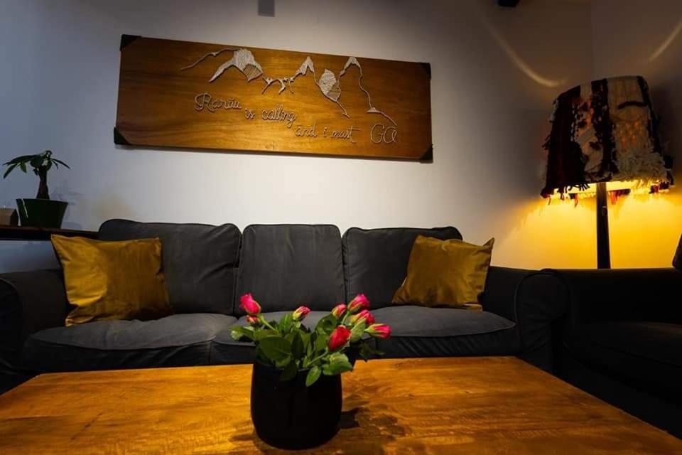 In Longfield Town Bed & Breakfast Campulung Moldovenesc Exterior photo